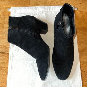 Size 10 black boot heel